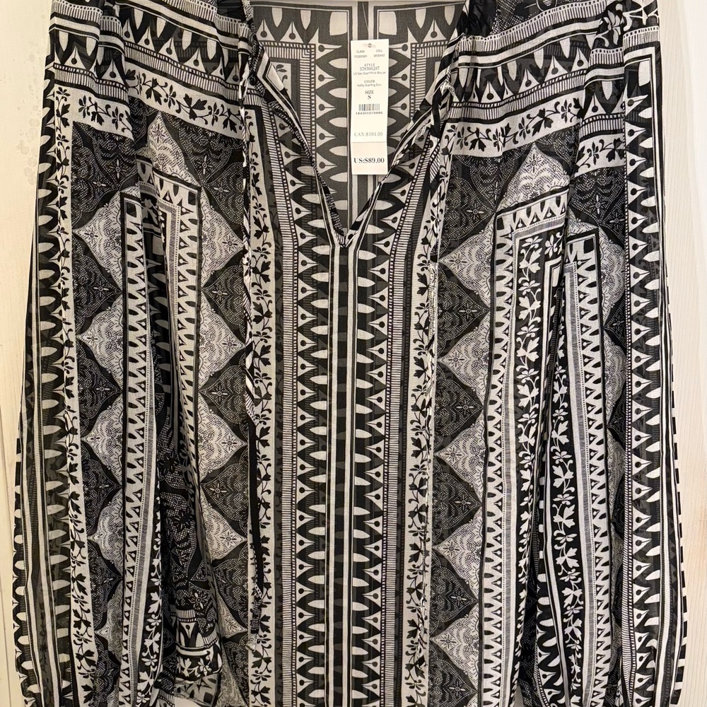 White House Black Market Geo Scarf Print Blouse Small